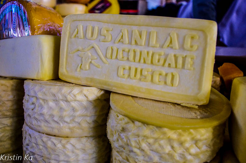 Fromage, keso, marché de Cuzco, Perou
