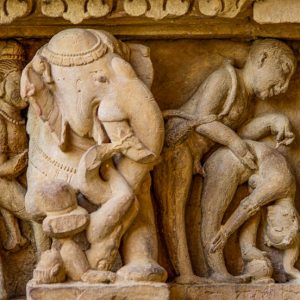 Statues érotique, couple, jain, grand temple est, bas relief, Khajurâho, Inde