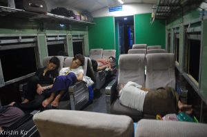 TRain de Birmanie, passager